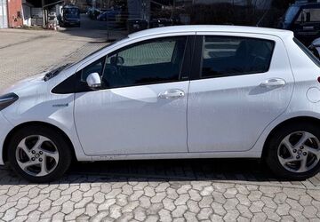Toyota Yaris 90.240 km 9.800 &euro; Berlin 12057