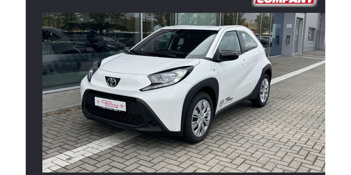 Toyota Aygo (X) 2.500 km 20.800 &euro; Berlin 13403