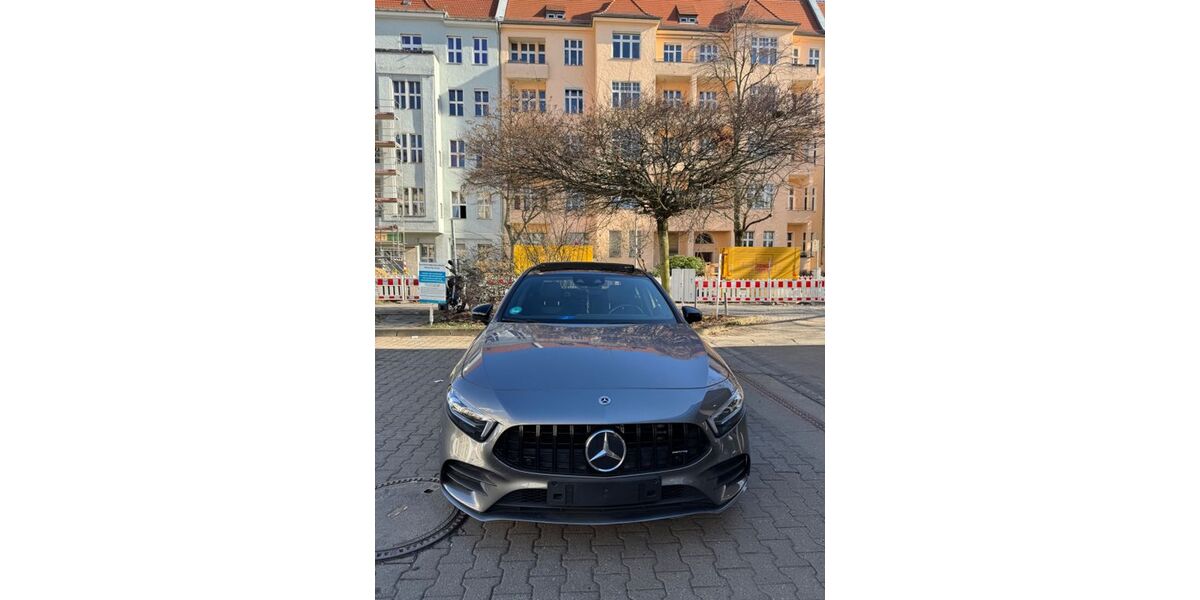 Mercedes-Benz A 180 93.000 km 22.850 &euro; Berlin 10969