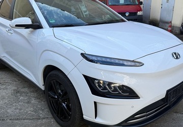 Hyundai Kona große Batt./NaviCAM/LED/64kwh/Schiebedach 142.000 km 16.700 &euro; Berlin 10247