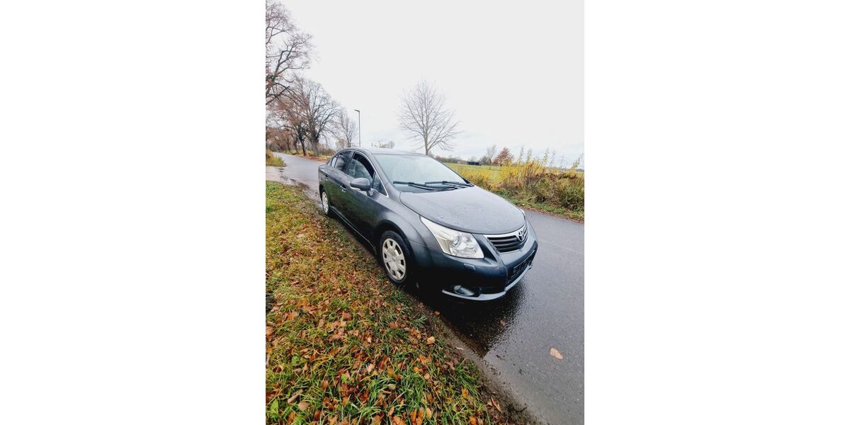 Toyota Avensis 164.556 km 5.200 &euro; Berlin 13629