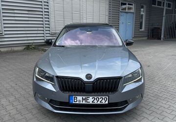 Skoda Superb 305.000 km 11.900 &euro; Berlin 12353