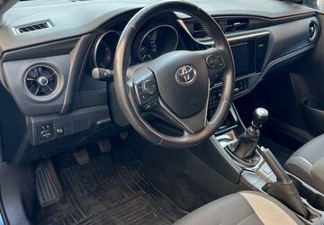 Toyota Auris 173.000 km 8.200 &euro; Berlin 13158