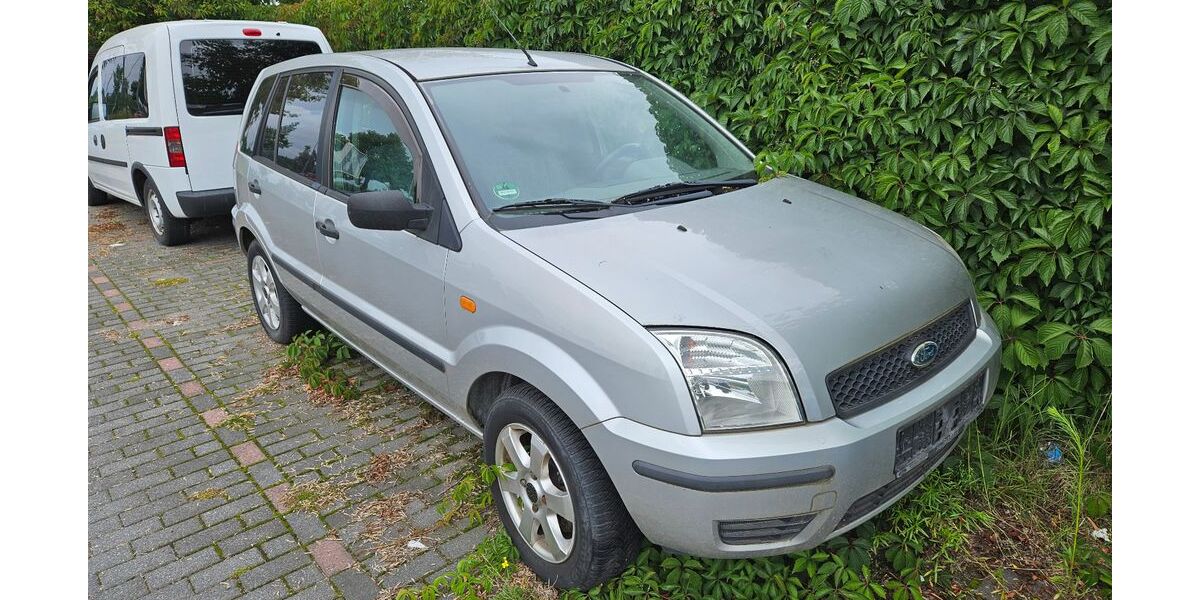 Ford Fusion 180.000 km 1.999 &euro; Berlin 12439