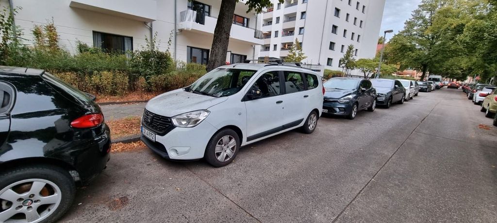 Dacia Lodgy 91.446 km 10.150 &euro; Berlin 12307