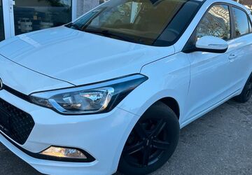 Hyundai i20 37.615 km 11.900 &euro; Berlin 12524