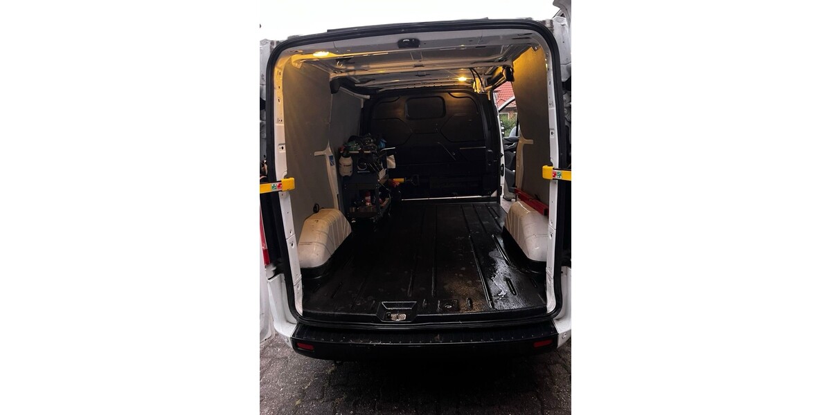 Ford Transit Custom Kasten 108.000 km 16.200 &euro; Berlin 10178