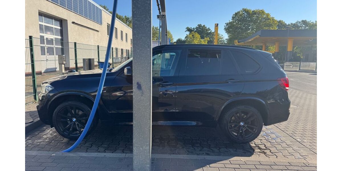 BMW X5 247.000 km 21.600 &euro; Berlin 10318