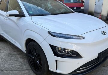 Hyundai KONA 139.969 km 15.900 &euro; Berlin 10247