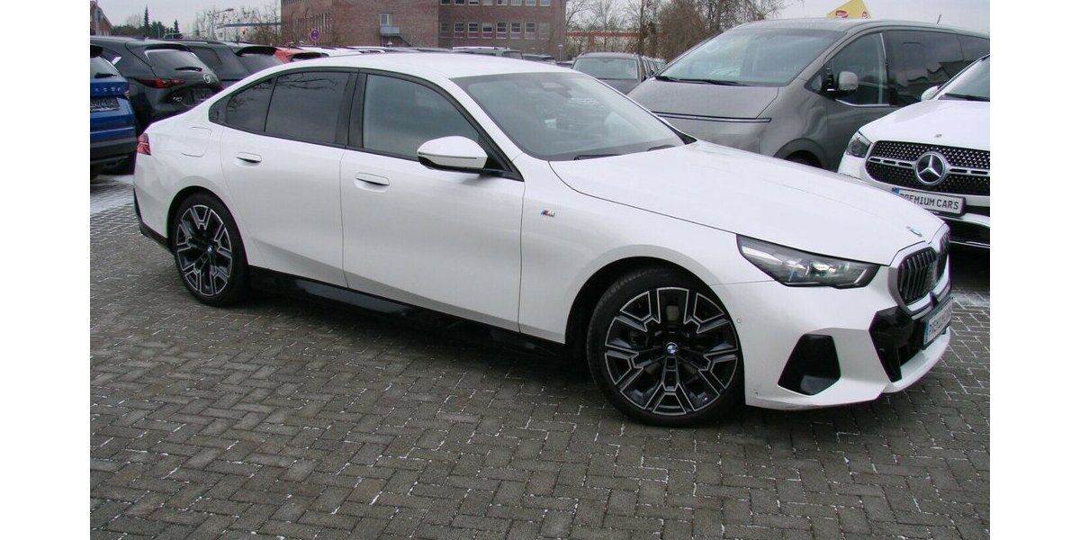 BMW 520 520d M Sport Pro Xdrive ACC 360º H&K ACC HUD 24.408 km 57.980 &euro; Falkensee 14612