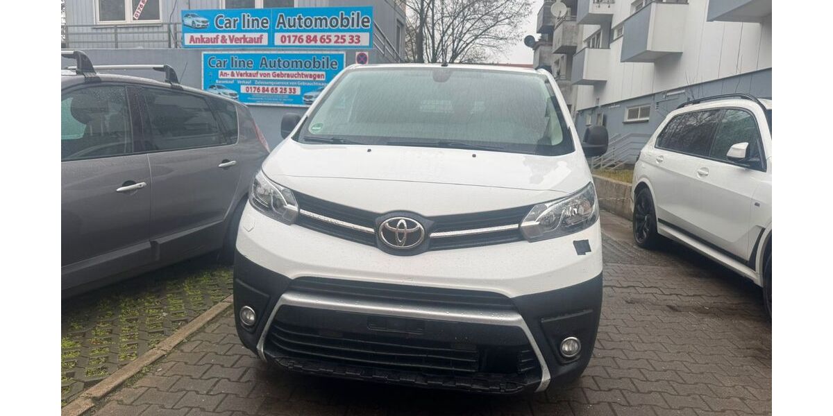 Toyota Proace (Verso) 90.000 km 13.500 &euro; Berlin 12105