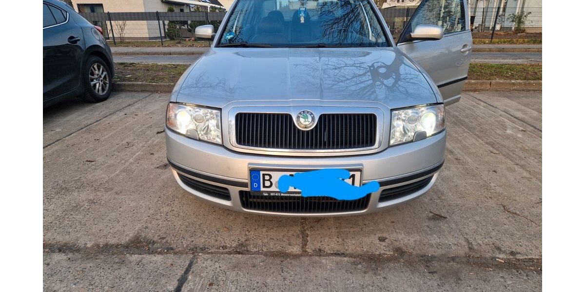 Skoda Superb 294.539 km 2.000 &euro; Berlin 13053