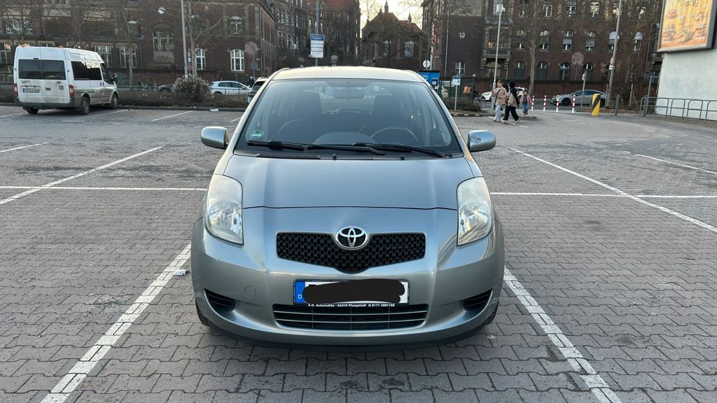 Toyota Yaris 112.200 km 4.750 &euro; Berlin 14050