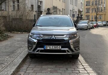 Mitsubishi Plug-in Hybrid Outlander 111.000 km 21.000 &euro; Berlin 12103