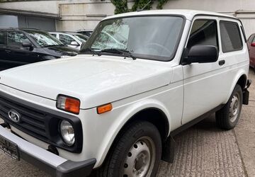 Lada Niva 10.334 km 14.500 &euro; Berlin 10247