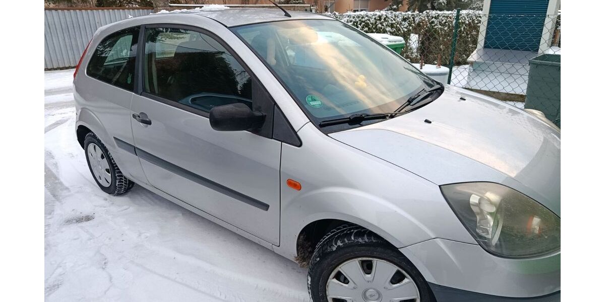 Ford Fiesta 225.000 km 750 &euro; Trebbin 14959