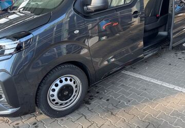 Opel Vivaro 18.000 km 34.990 &euro; Berlin 12305