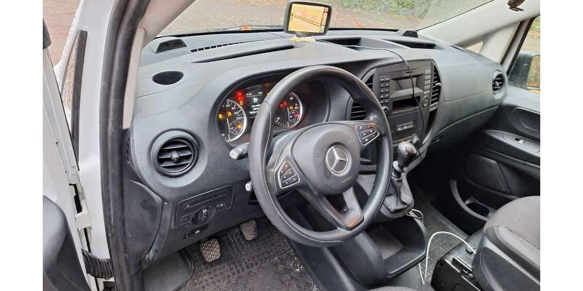 Mercedes-Benz Vito 70.321 km 12.500 &euro; berlin 10585