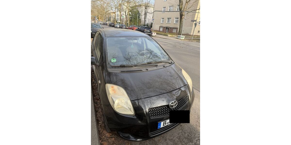 Toyota Yaris 96.854 km 1.900 &euro; Berlin 12207