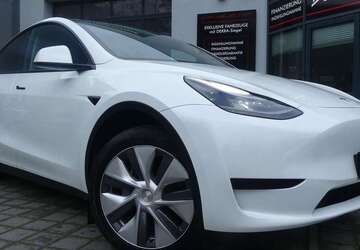 Tesla Model Y 17.765 km 33.800 &euro; Berlin 13156