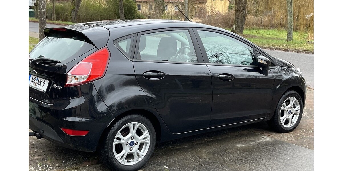 Ford Fiesta 104.950 km 5.200 &euro; Berlin 10178