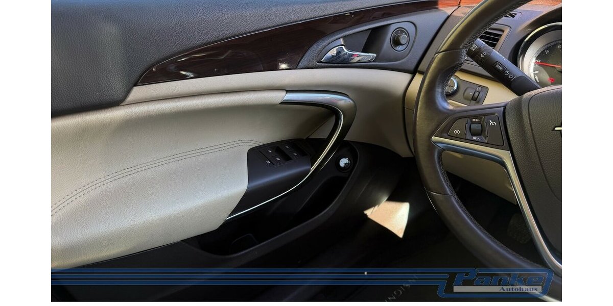 Opel Insignia Cosmo*SHZ*Navi*Tempo*E-Koffer*Lederweiß 169.708 km 5.980 &euro; Berlin 13187