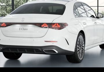 Mercedes-Benz E 200 9.900 km 56.700 &euro; Berlin 10587