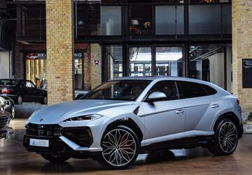 Lamborghini Urus 1.038 km 333.200 &euro; Berlin 10553