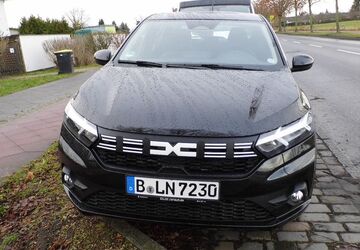 Dacia Sandero 2.500 km 16.210 &euro; Berlin 13125