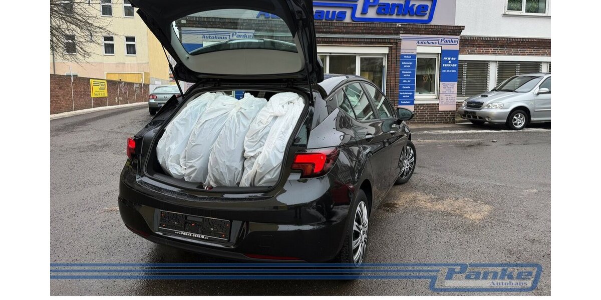 Opel Astra Selection*Tempo*SHZ*Ambiete*SR+WR* 36.084 km 8.890 &euro; Berlin 13187