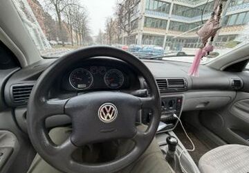 VW Passat 206.565 km 1.590 &euro; Berlin 10587