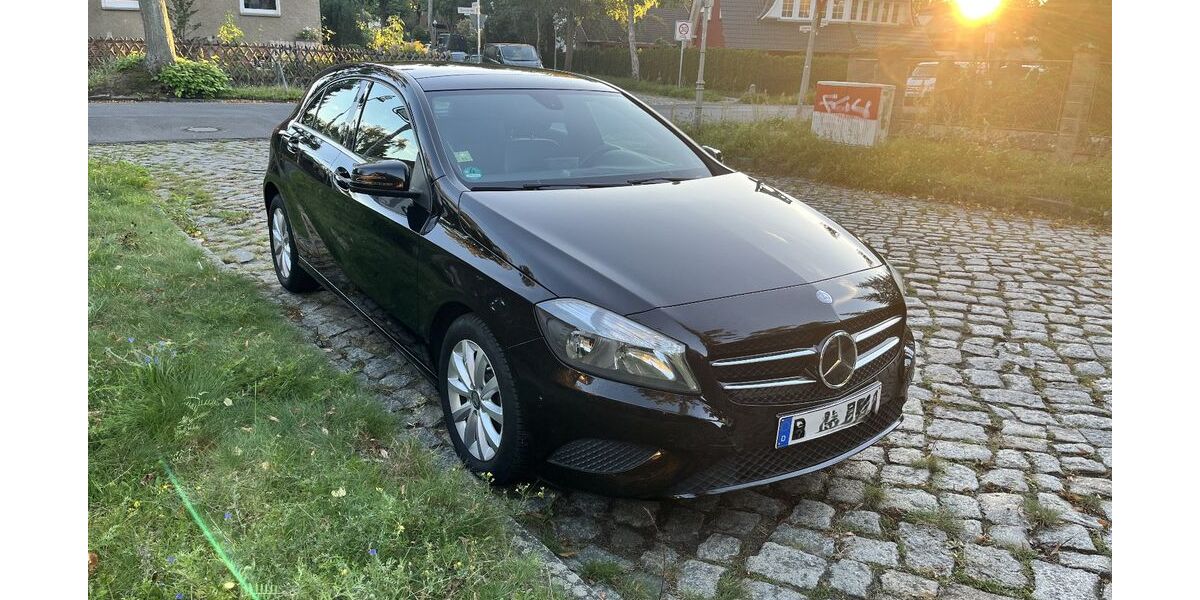 Mercedes-Benz A 180 127.000 km 13.300 &euro; Berlin 12621
