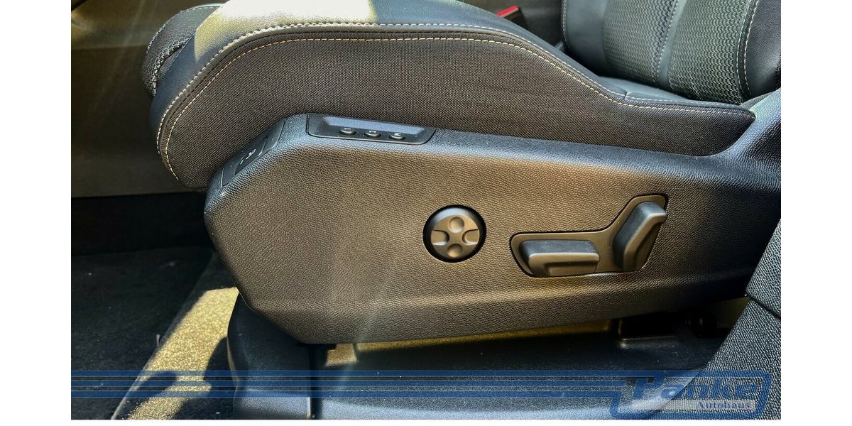 Peugeot 3008 GT 130 S&S EAT8*Massage*360°*Full-LED*NAV* 34.693 km 25.990 &euro; Berlin 13187