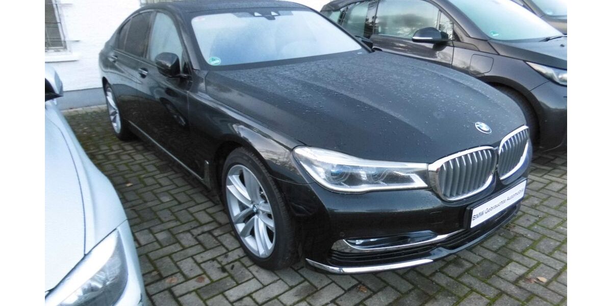 BMW 750 111.513 km 33.750 &euro; Berlin 12439