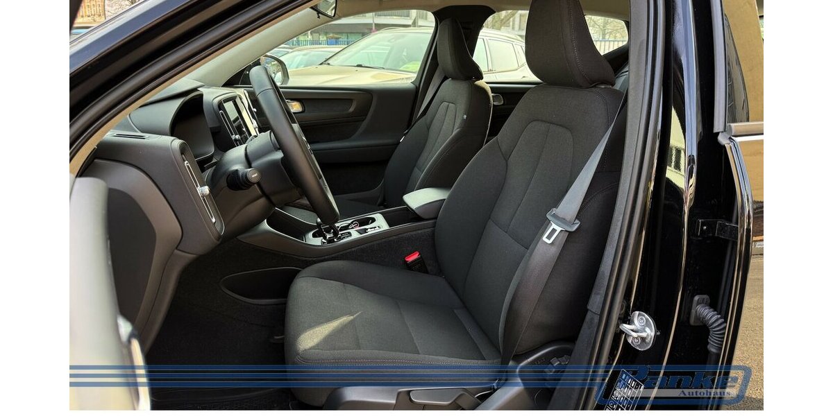 Volvo XC40 Essential 2WD 8G*LED*Virtuall*PDC*BT*Tempo* 15.156 km 26.990 &euro; Berlin 13187