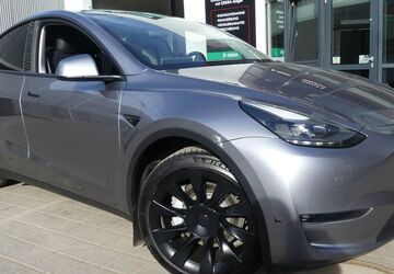 Tesla Model Y 46.233 km 35.600 &euro; Berlin 13156