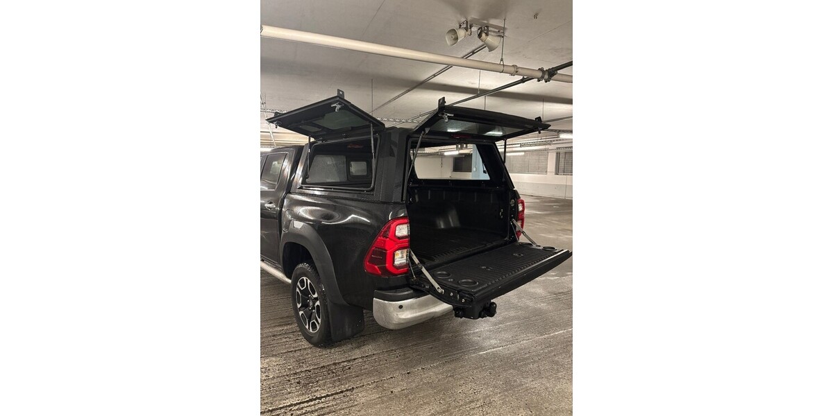 Toyota Hilux 91.000 km 57.000 &euro; Berlin 10178