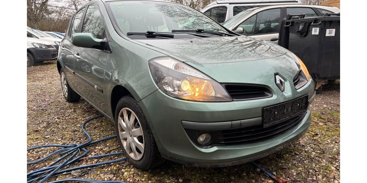 Renault Clio 92.456 km 3.990 &euro; Berlin 14167