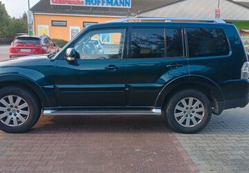 Mitsubishi Pajero 208.000 km 13.999 &euro; Berlin 12305