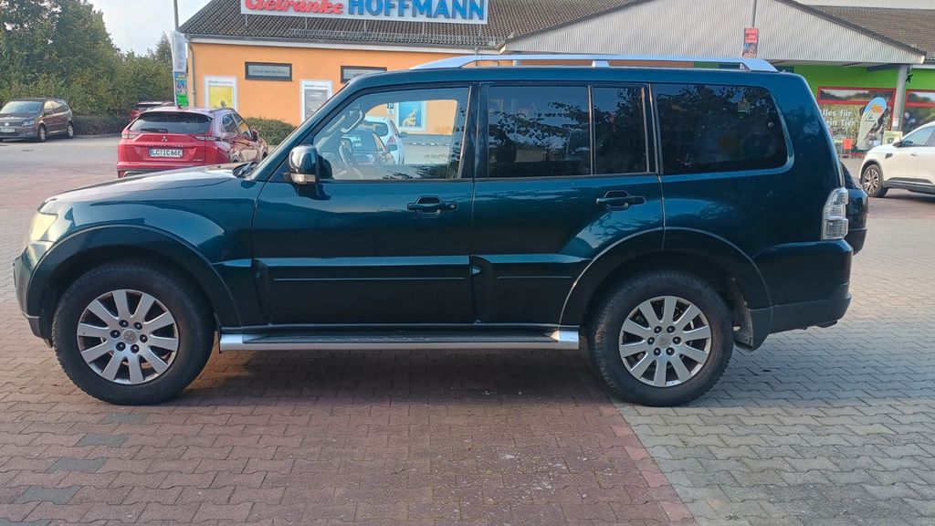 Mitsubishi Pajero 208.000 km 13.999 &euro; Berlin 12305