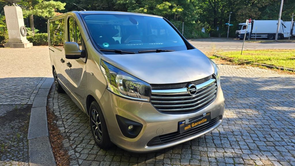 Opel Vivaro 199.000 km 12.900 &euro; Berlin 13409