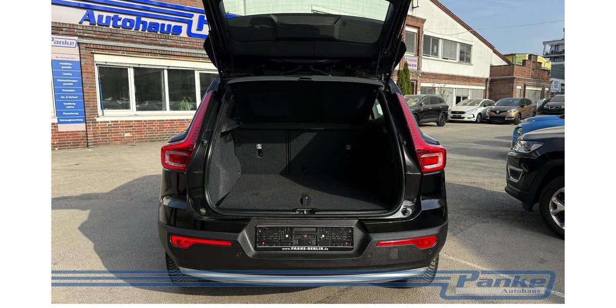 Volvo XC40 Essential 2WD 8G*LED*Virtuall*PDC*BT*Tempo* 15.156 km 26.990 &euro; Berlin 13187