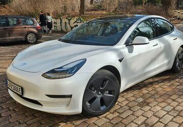 Tesla Model 3 62.200 km 24.900 &euro; Berlin 10437
