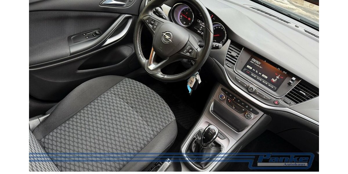 Opel Astra Selection*Tempo*SHZ*Ambiete*SR+WR* 36.084 km 8.890 &euro; Berlin 13187
