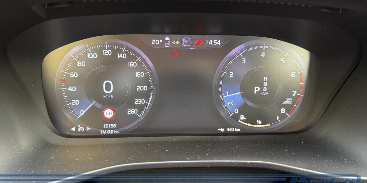 Volvo XC40 Essential 2WD 8G*LED*Virtuall*PDC*BT*Tempo* 15.156 km 26.990 &euro; Berlin 13187