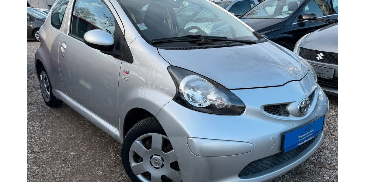 Toyota Aygo (X) 69.321 km 3.290 &euro; Berlin 13089
