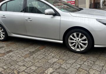 Renault Latitude 211.404 km 3.499 &euro; Berlin 13359