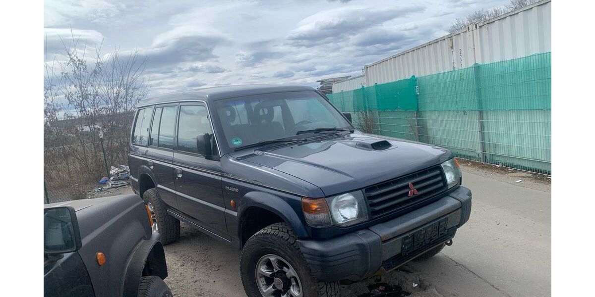 Mitsubishi Pajero 248.000 km 3.399 &euro; berlin 13089