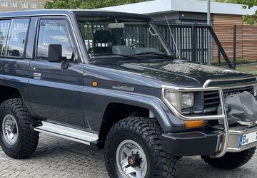 Toyota Land Cruiser 323.000 km 27.900 &euro; Berlin 12681