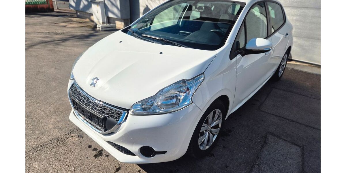 Peugeot 208 73.000 km 5.990 &euro; Berlin 13435